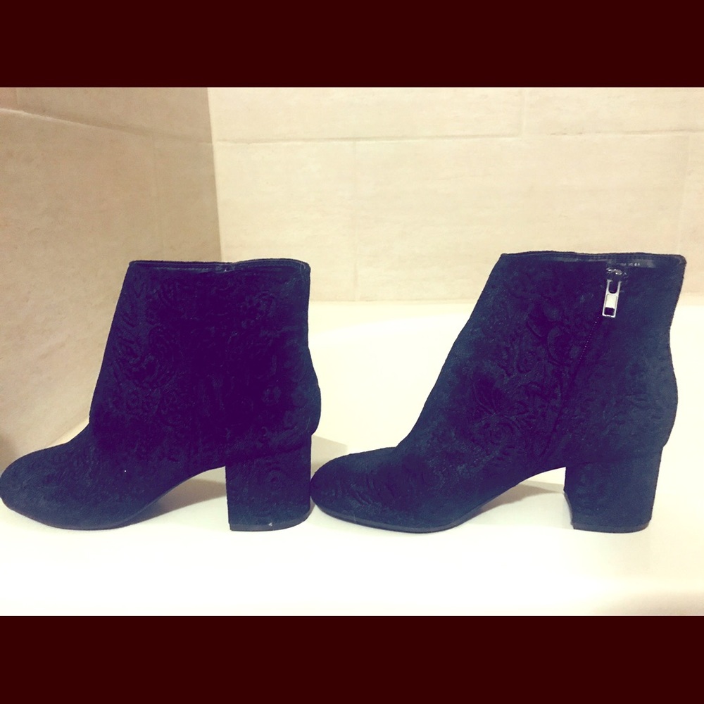 Black chunky heeled velvet boots
